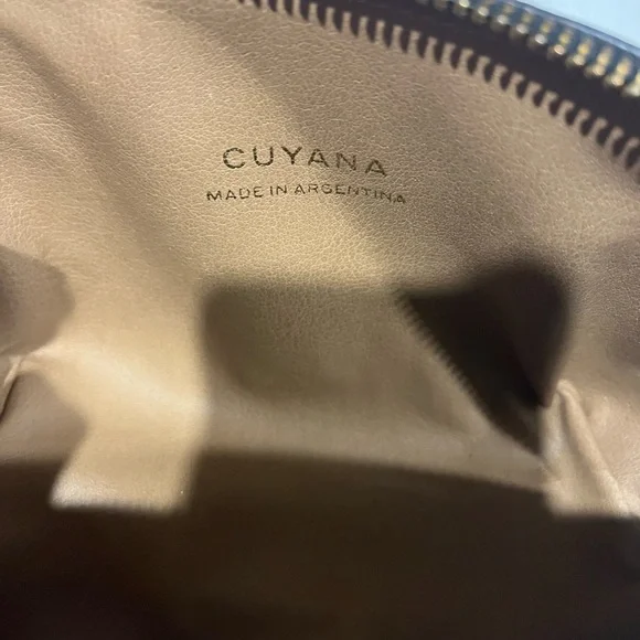 EUC CUYANA Small Makeup Bag, Navy, 5”x8”x2 1/2” - Picture 4 of 7